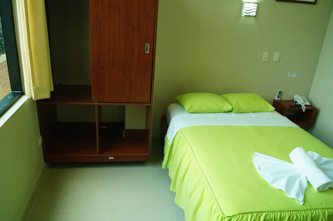 Tahuari Hotel Pucallpa Exterior foto